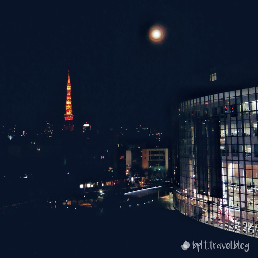 Night view of the Tokyo Tower from Roppongi Hills, Tokyo, Japan.